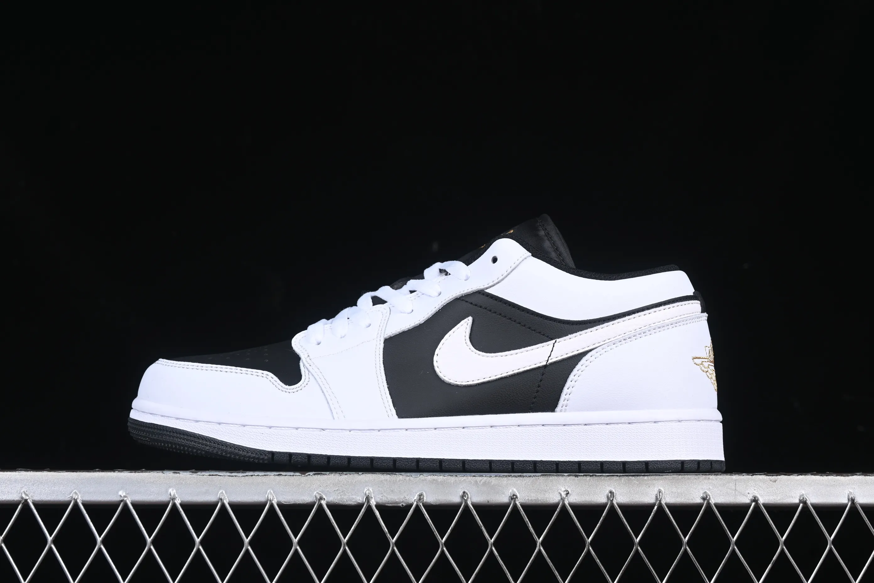 All categories Air Jordan Jordan series basketball shoes Air Jordan 1 Low Air Jordan 1 Low AJ1 Joe 1 reverse panda low-top cultural basketball shoes 553560-172